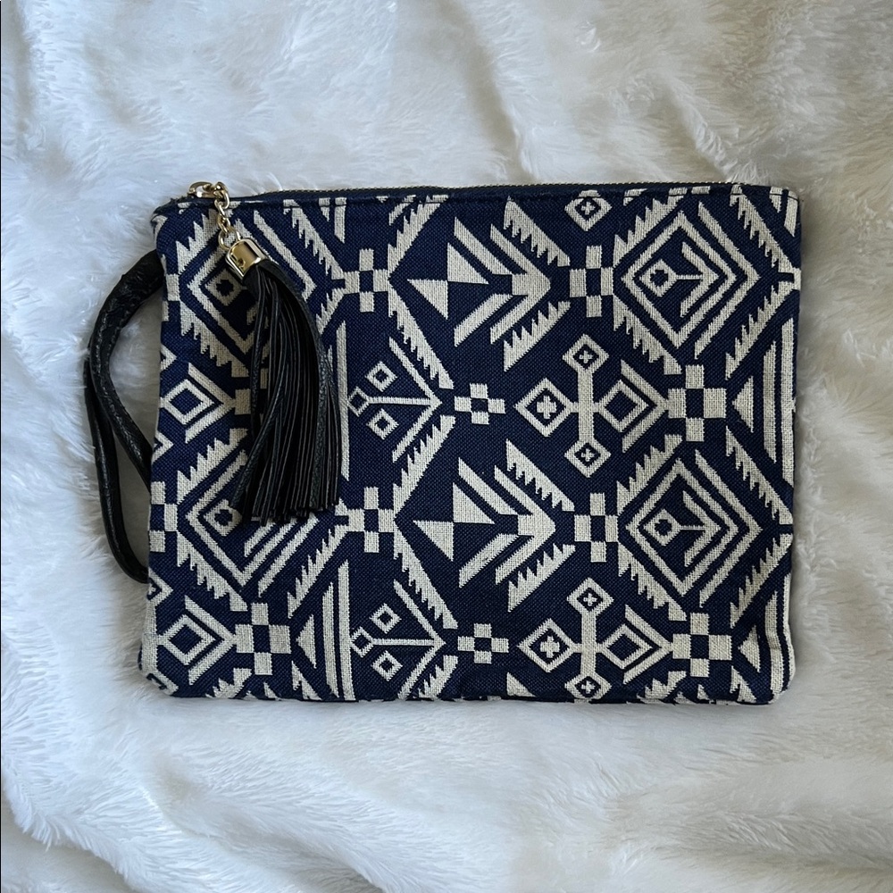 Forever 21 Navy and White Geometric Clutch